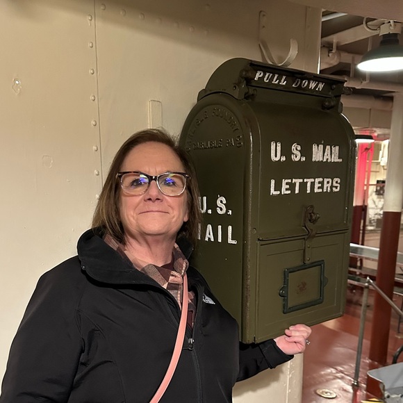 Meet your Posher, Cheryl - Picture 2 of 2